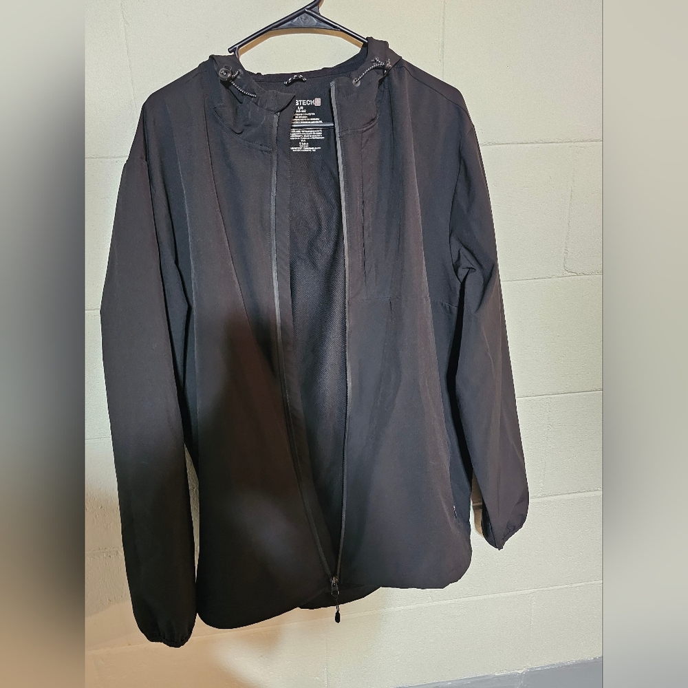 SwissTech Unisex LG (42-44) lightweight black zip up jacket